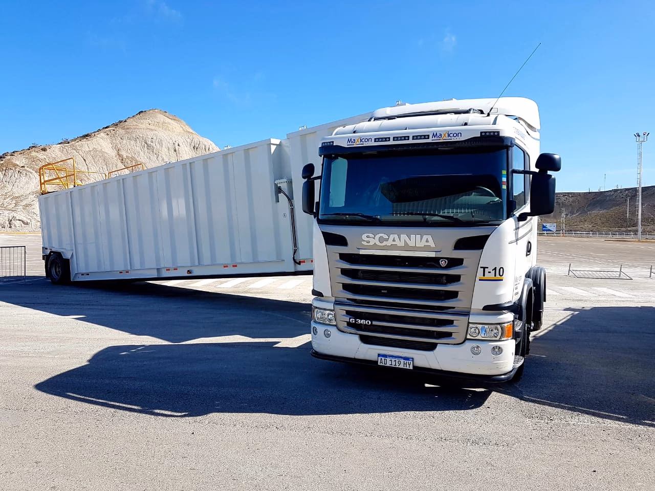 Tractor con trailer de Maxicon